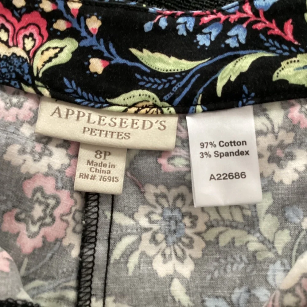 Appleseed’s, 8p, floral on black background, stretch, straight leg pants - Picture 3 of 13